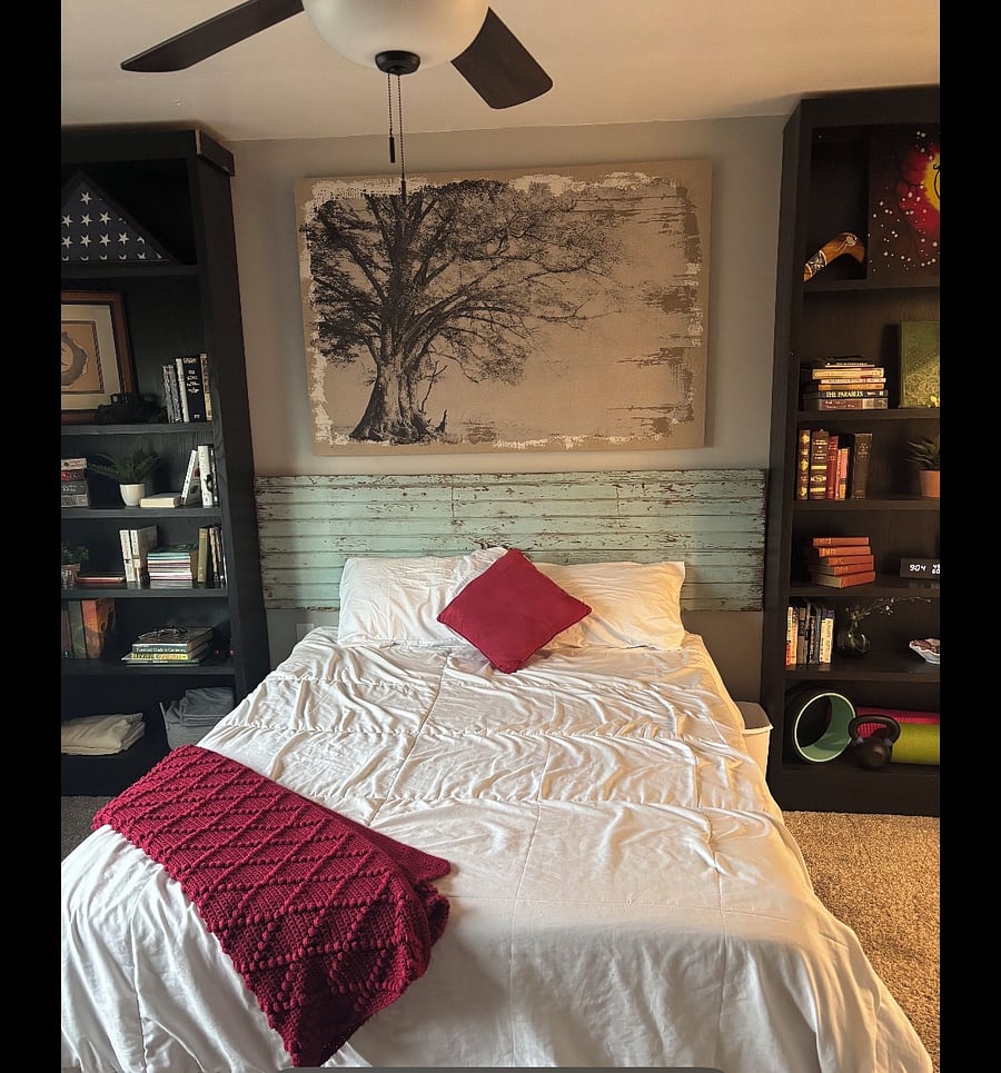 Master Bedroom - has walk-in closet and attached bathroom #1