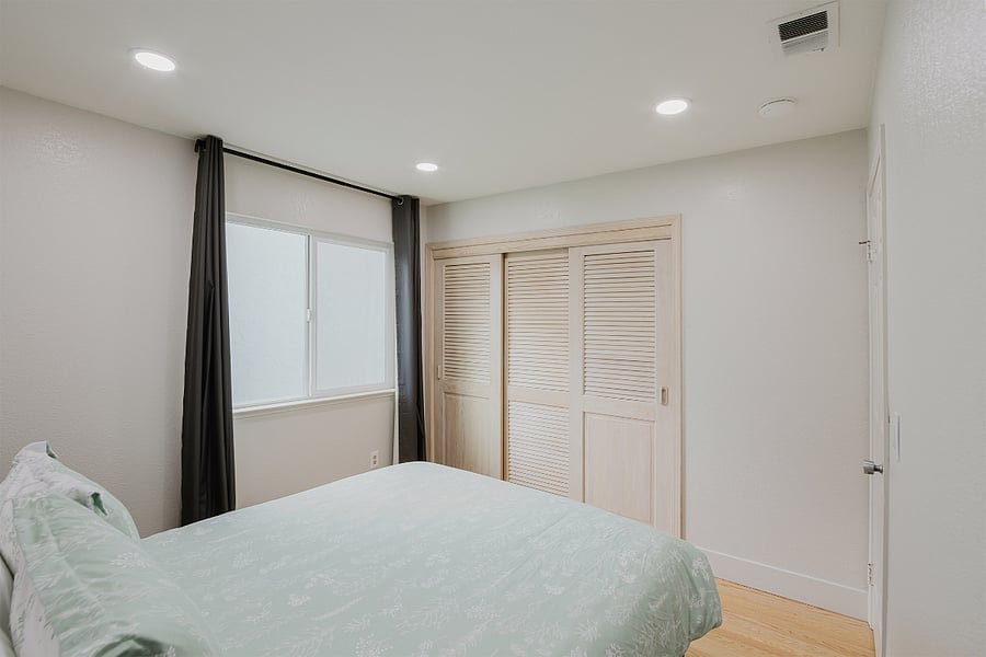 Third bedroom with queen bed