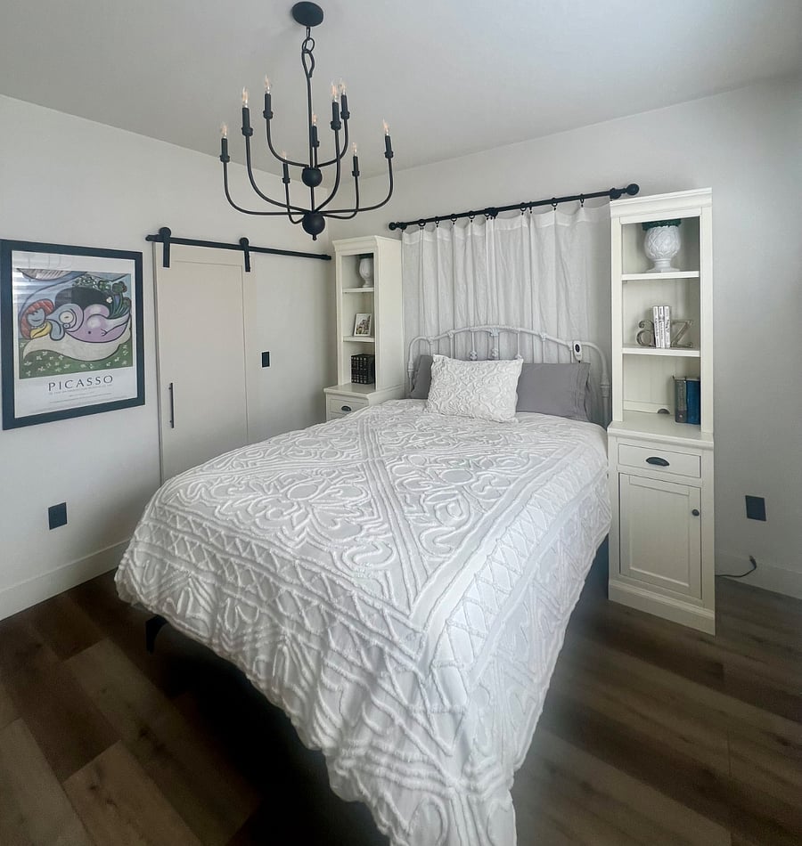 Queen master bed