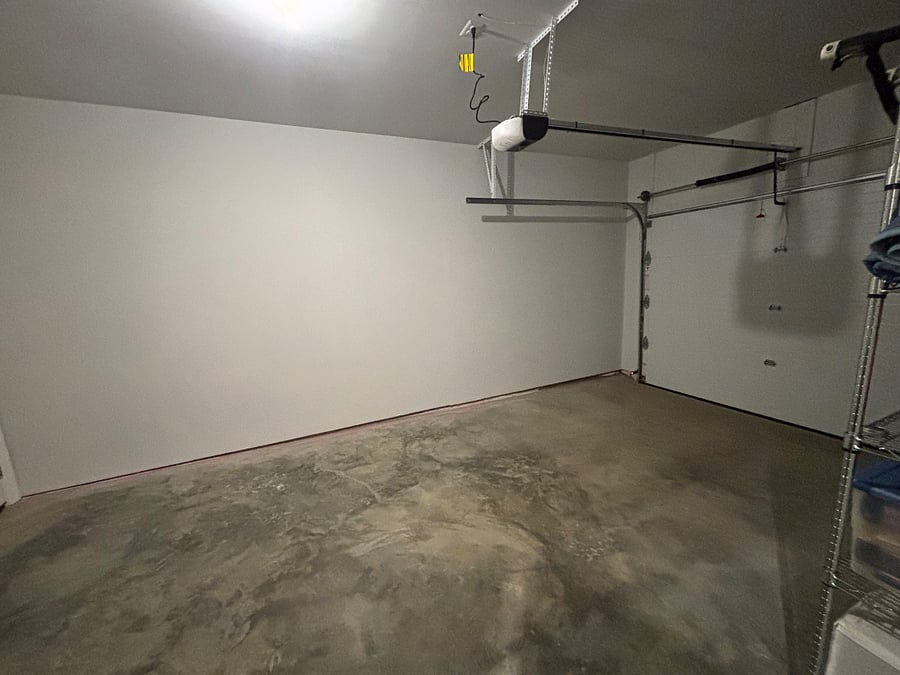 One car garage