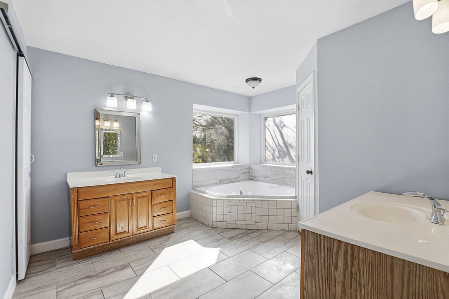 U/S Shared bathroom