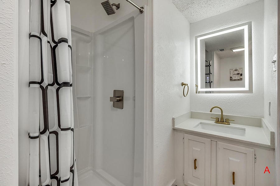 Shared Bathroom A (Downstairs)