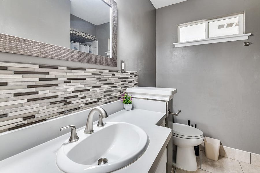 Private Bathroom for Room 11