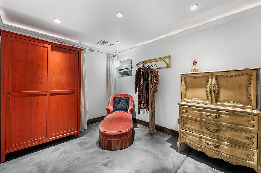 Master dressing room