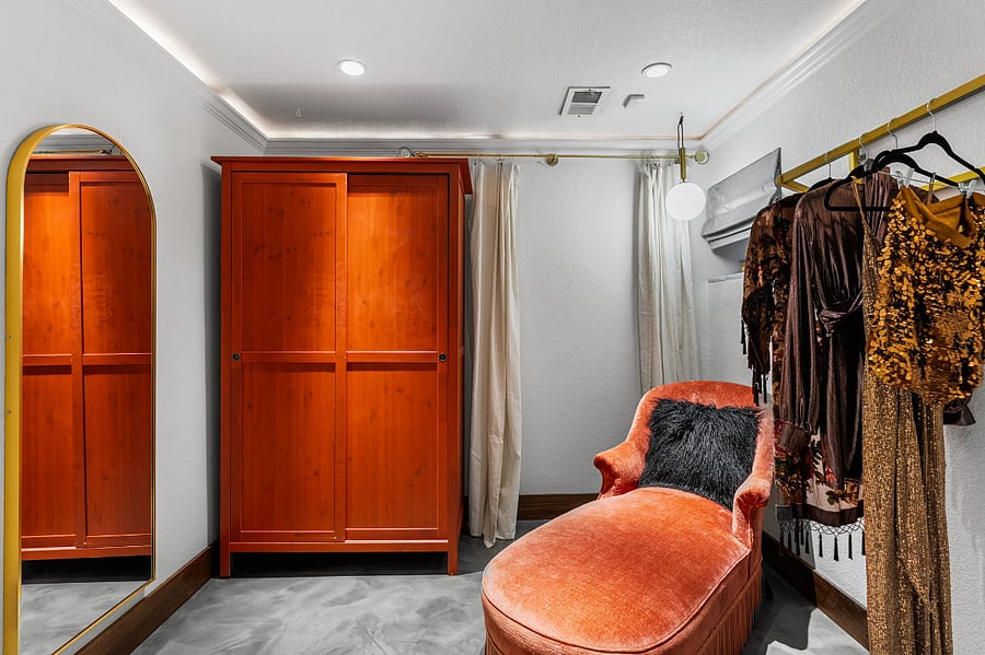 Master dressing room
