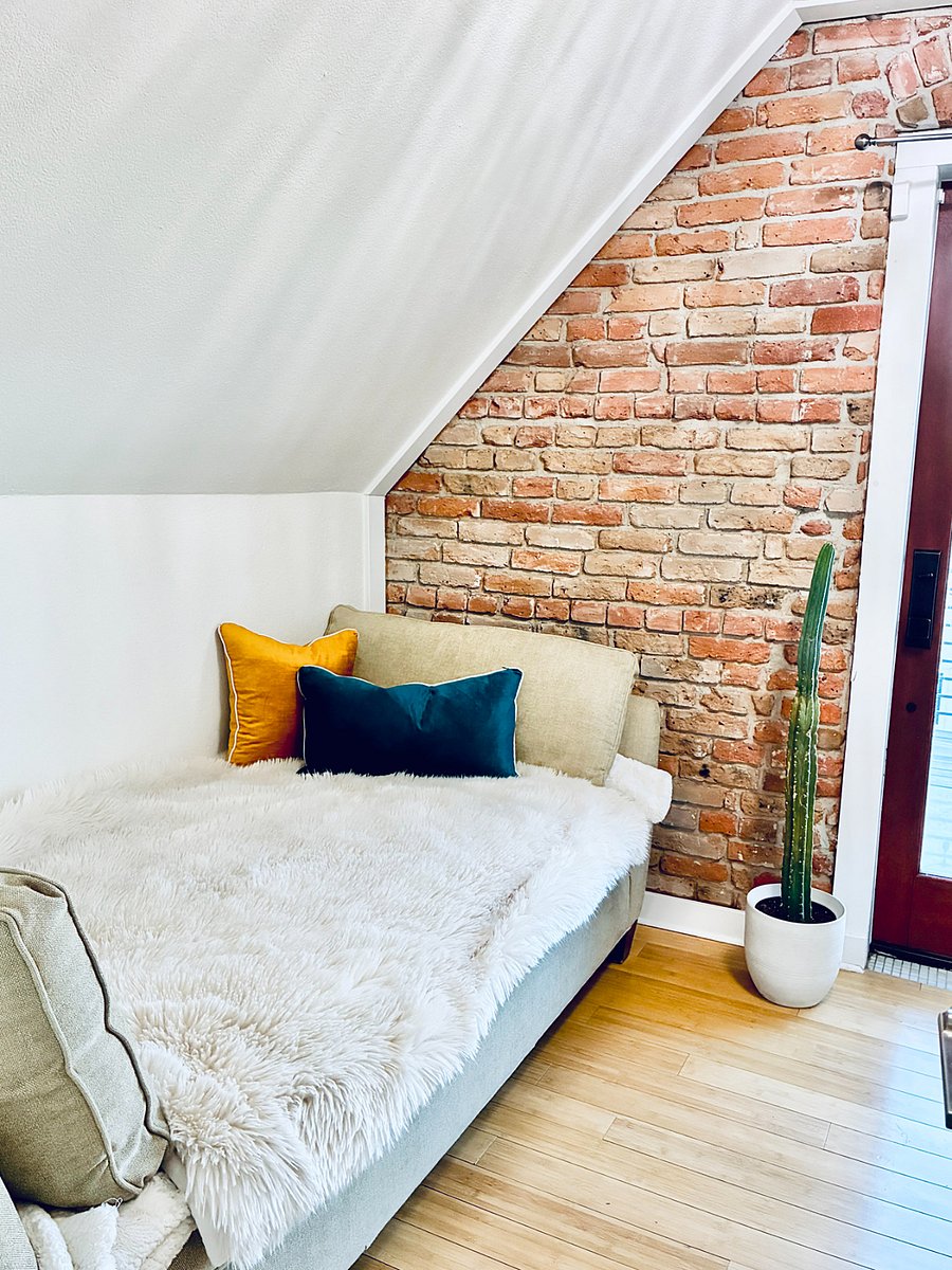 Daybed in upstairs bedroom #3