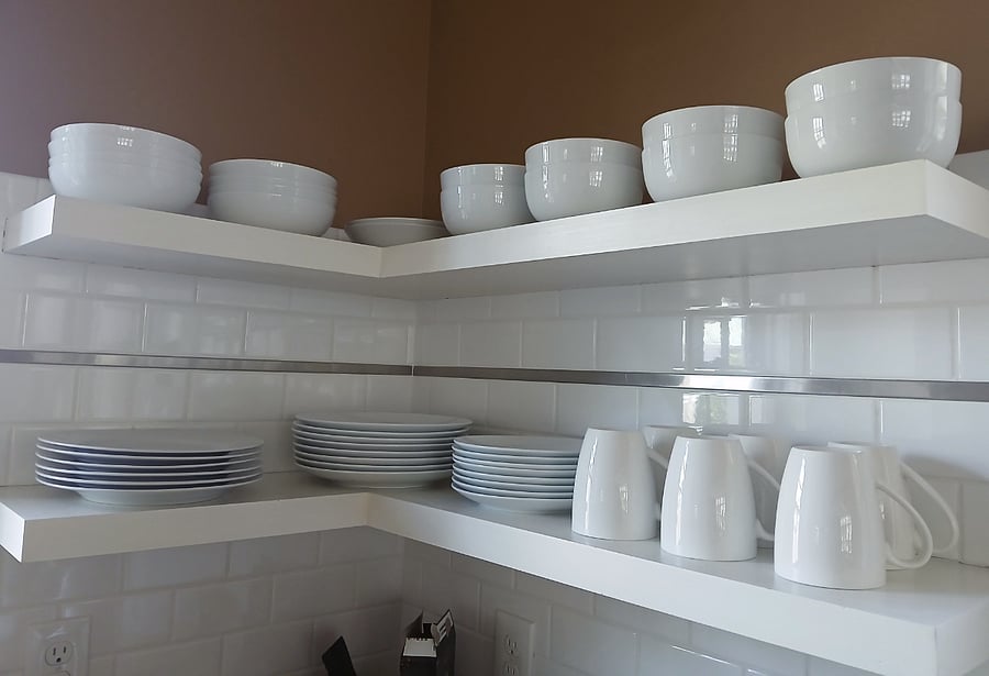 Kitchen has excellent supply of cooking, baking and dishware