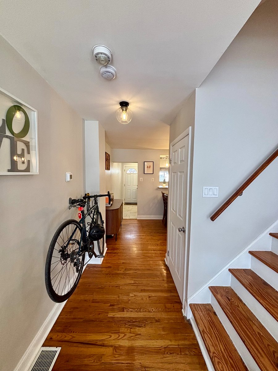 1st floor - bike not included