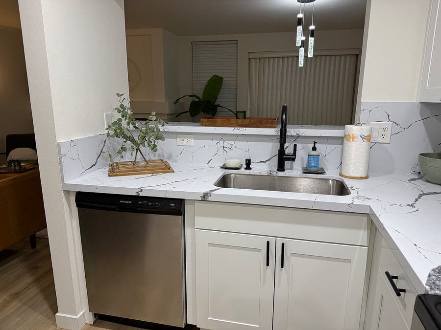 Kitchen with dishwasher