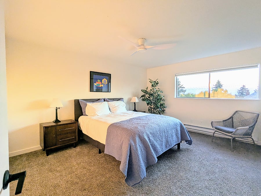 Huge primary bedroom with huge closet