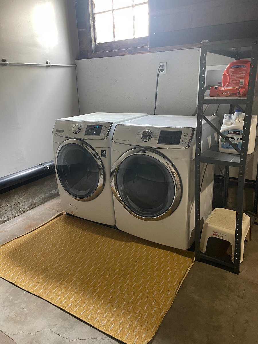 Private Laundry room