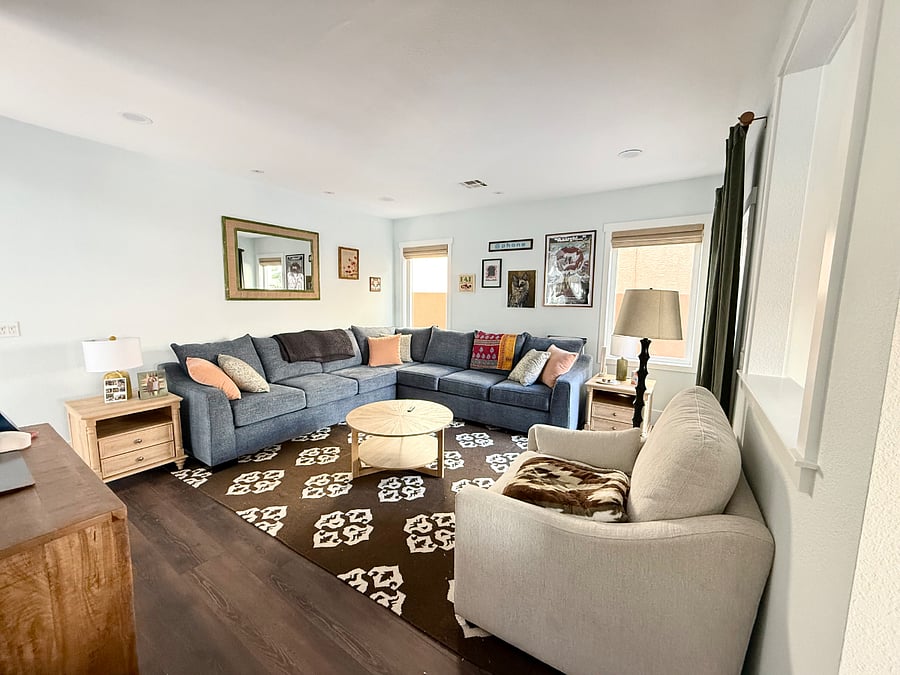 Family room w smart TV