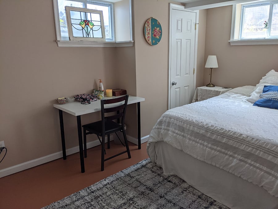 Basement level room/office space