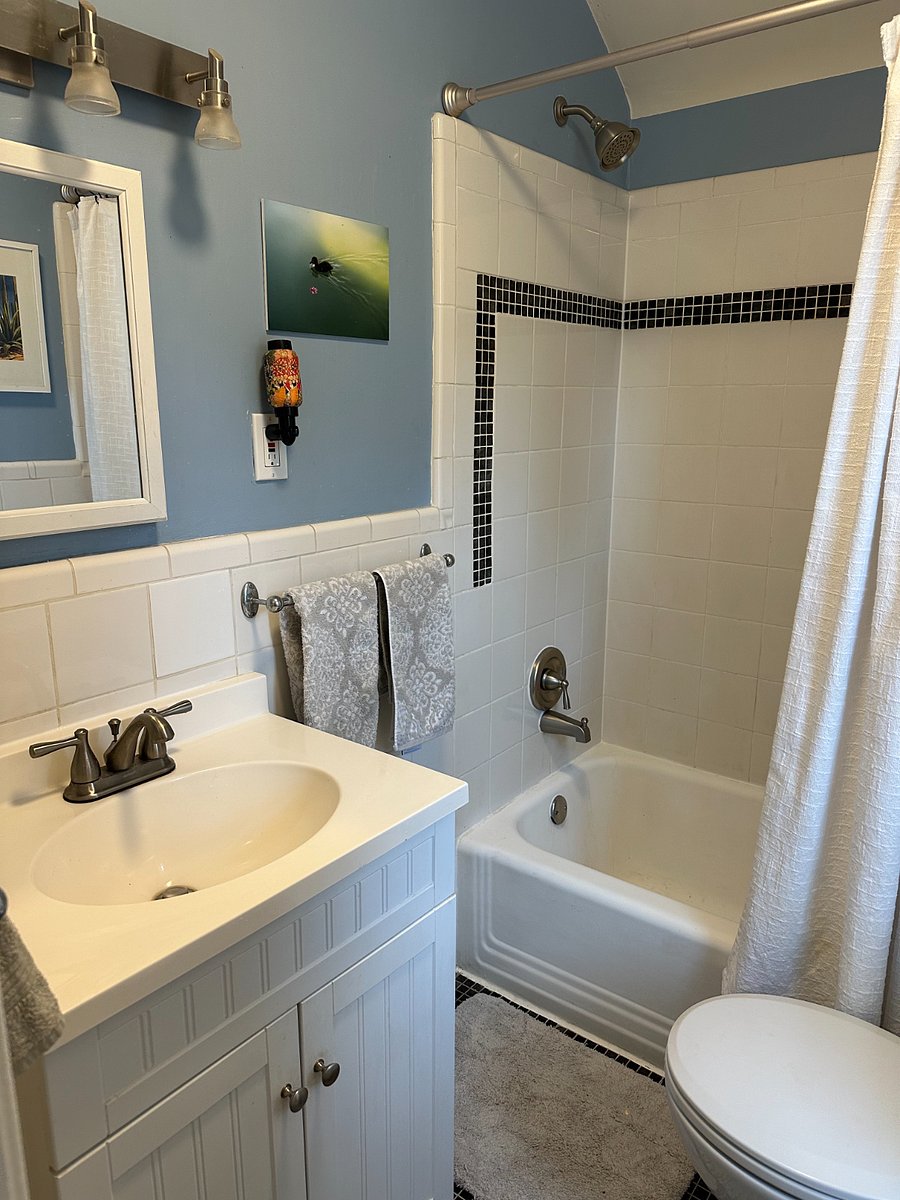 2nd floor bathroom