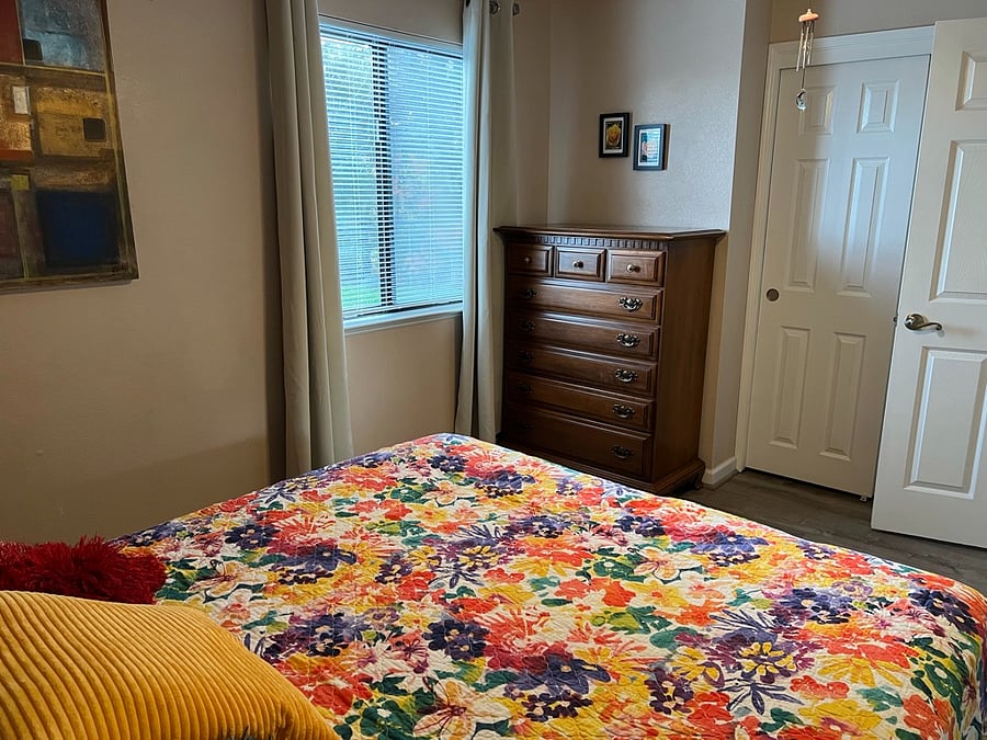 Rose Room (2nd bedroom)