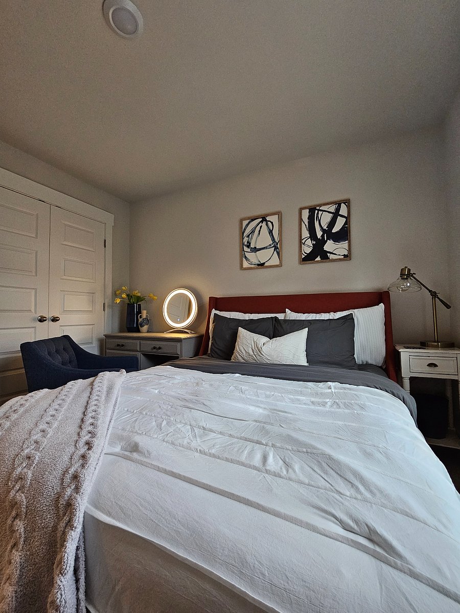 Closet has velvet hangers, organizing baskets/bins & extra blankets. Vanity/desk has 4 empty drawers for utilization of your choice.