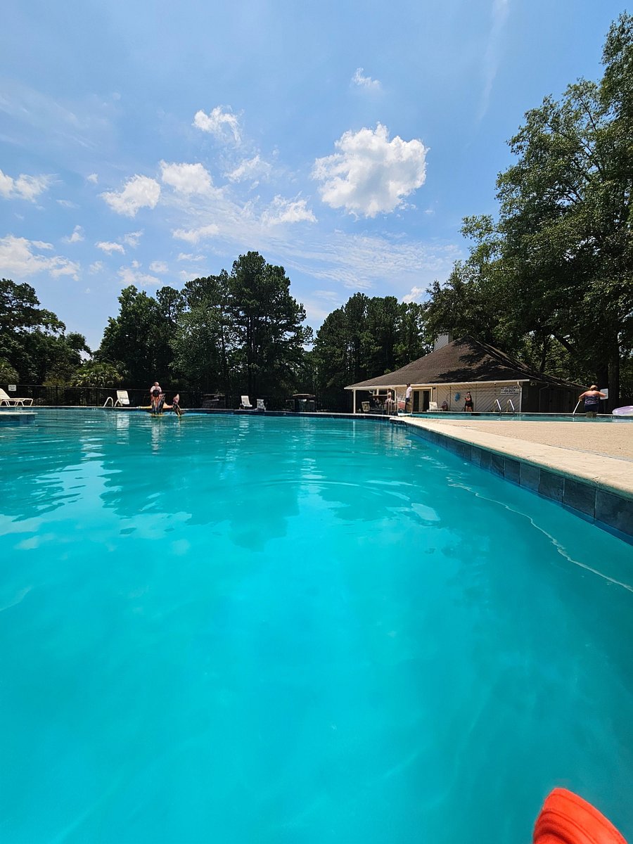Community pool & clubhouse