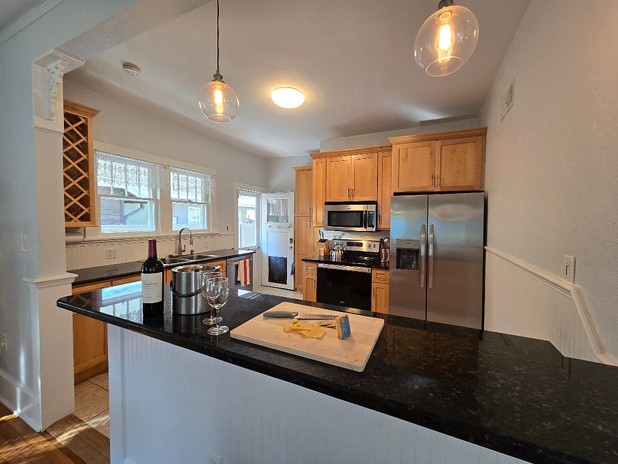 fully equipped kitchen