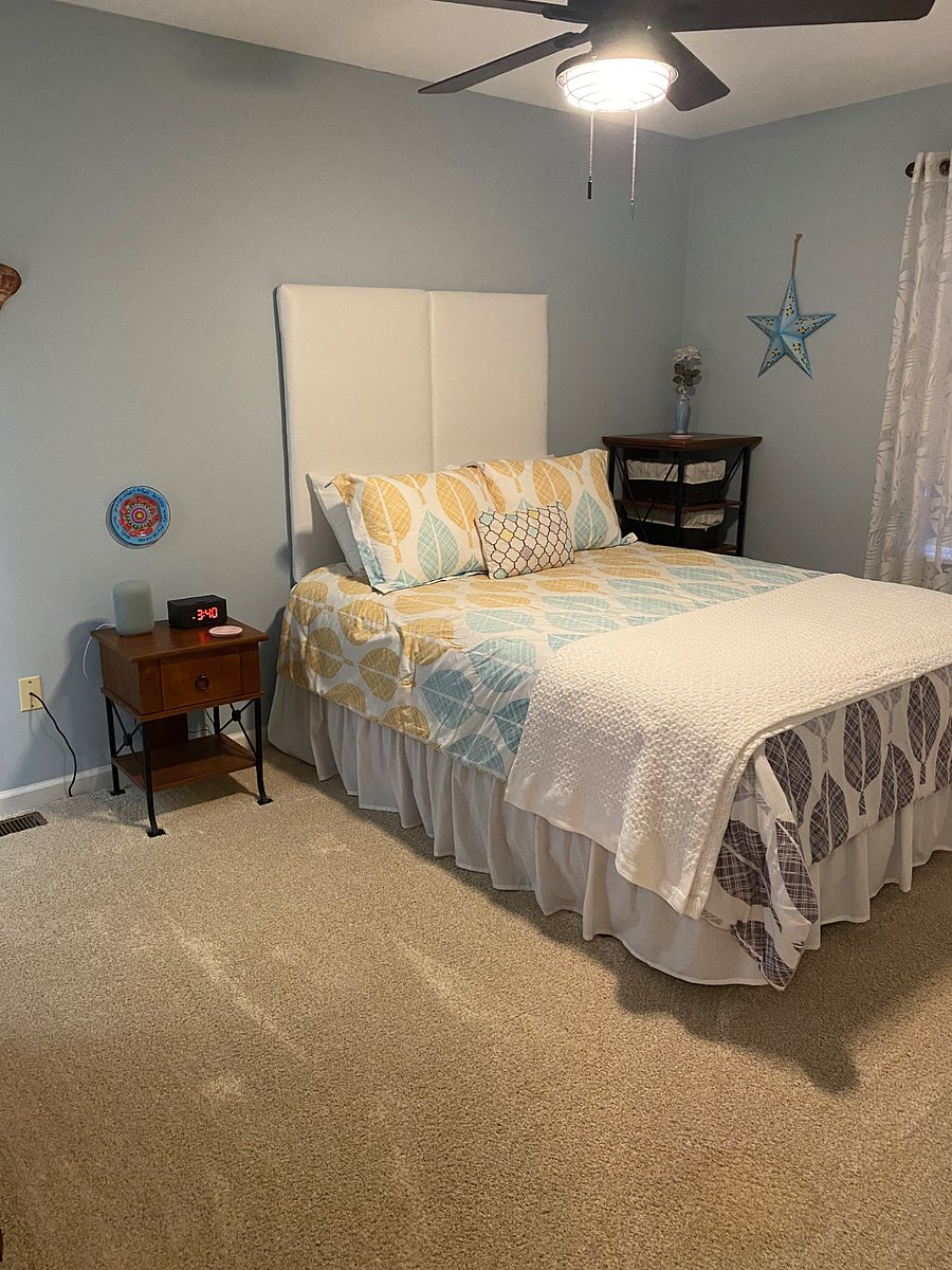 Master Bedroom equipped with Queen size bed