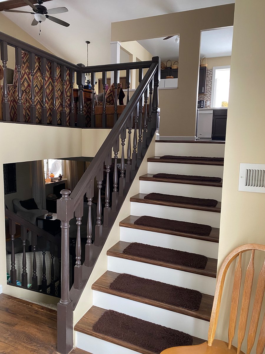 8 stairs lead to upstairs living space