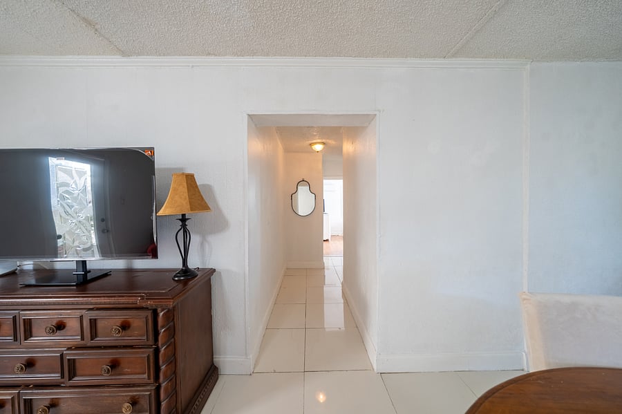 Hallway to the bedrooms