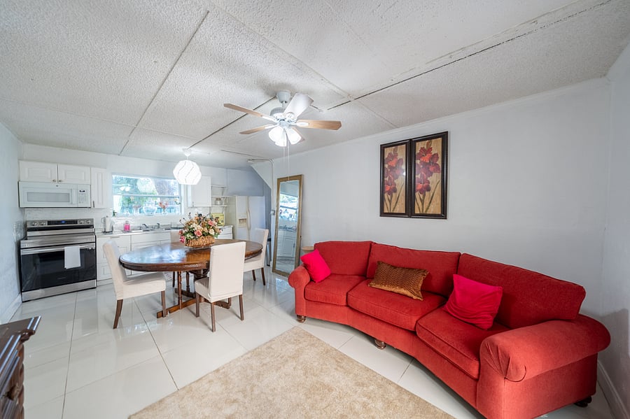 Living room & Dining area