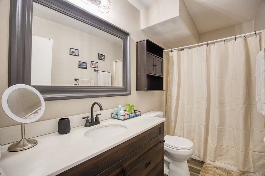 CENTRAL BATH (THERE IS ALSO A 1/2BATH)