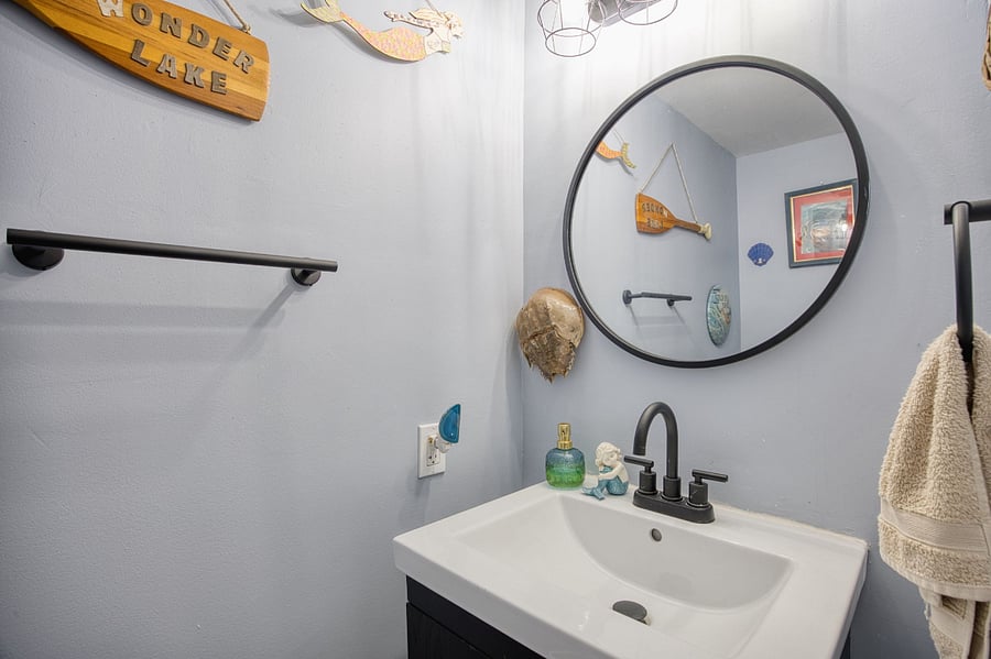 1/2 BATH