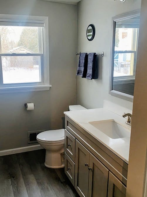 Full Bathroom 