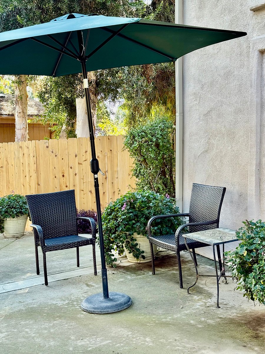 Enjoy the front patio area!