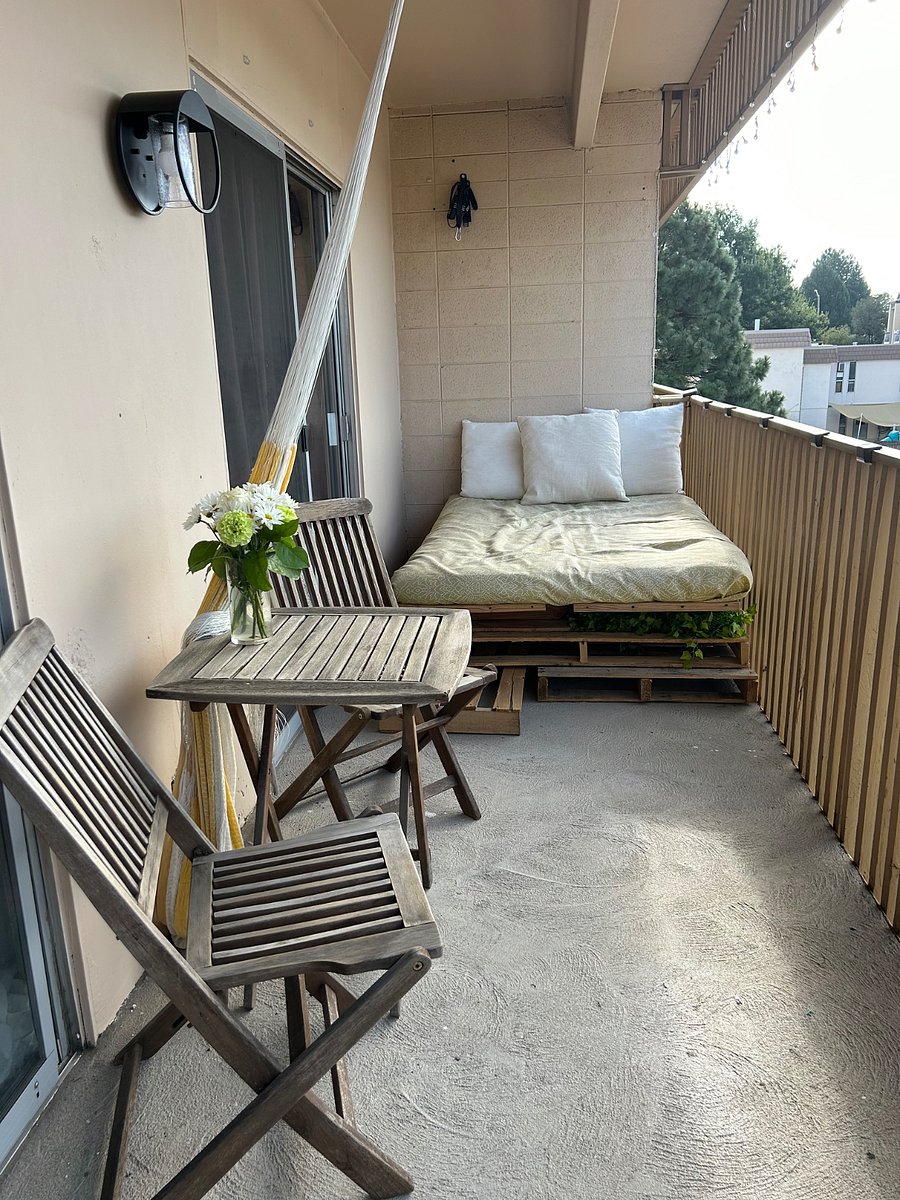 String lights and Hammock included!