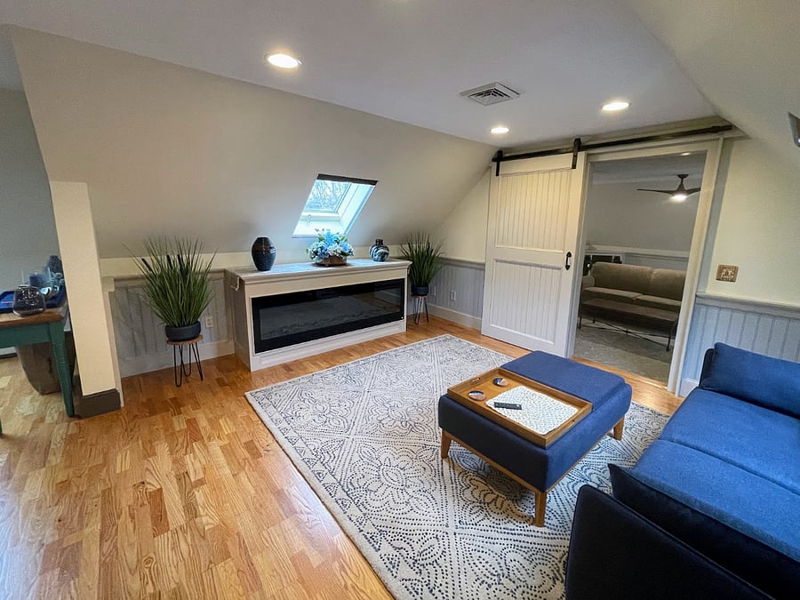 Seating area w/electric fireplace