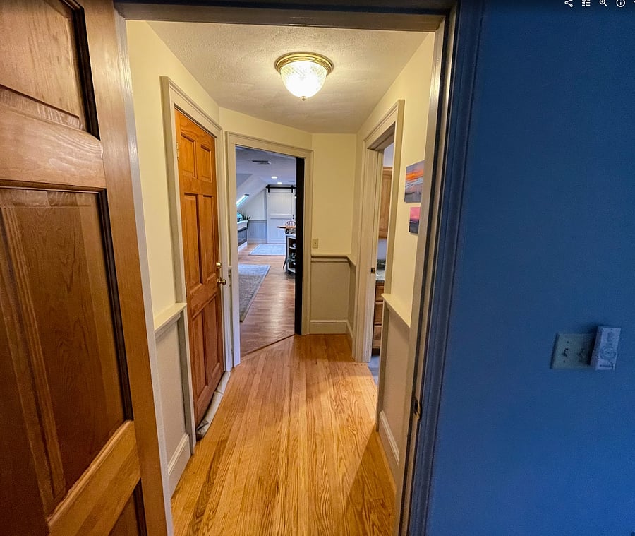 Hallway from kitchen to master BR