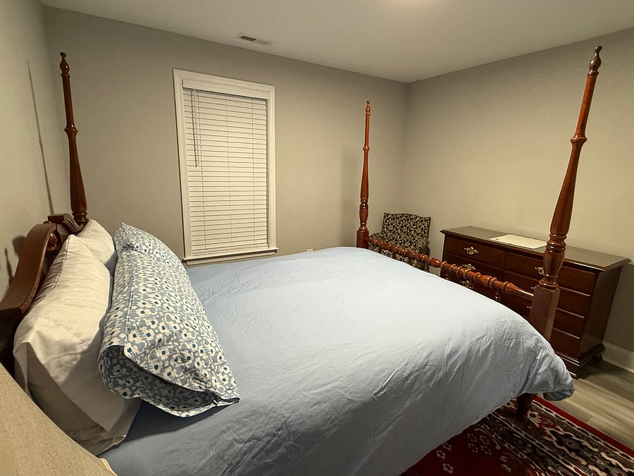 Bedroom 3: queen four-poster bed.