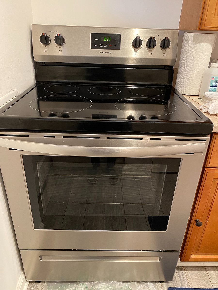 Stove - electric glass top range and oven