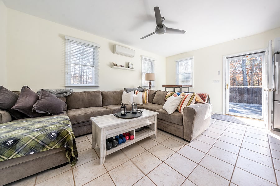 Spacious & comfortable living room