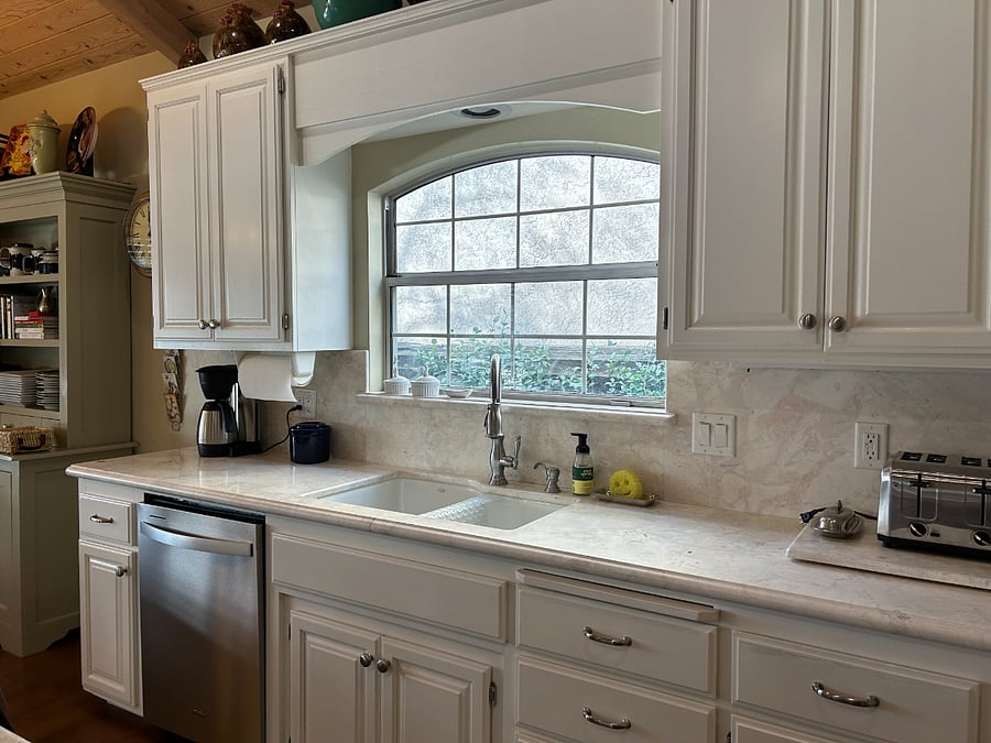 Sunny kitchen, dishwasher