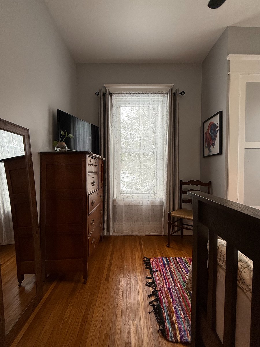 Full Bedroom
