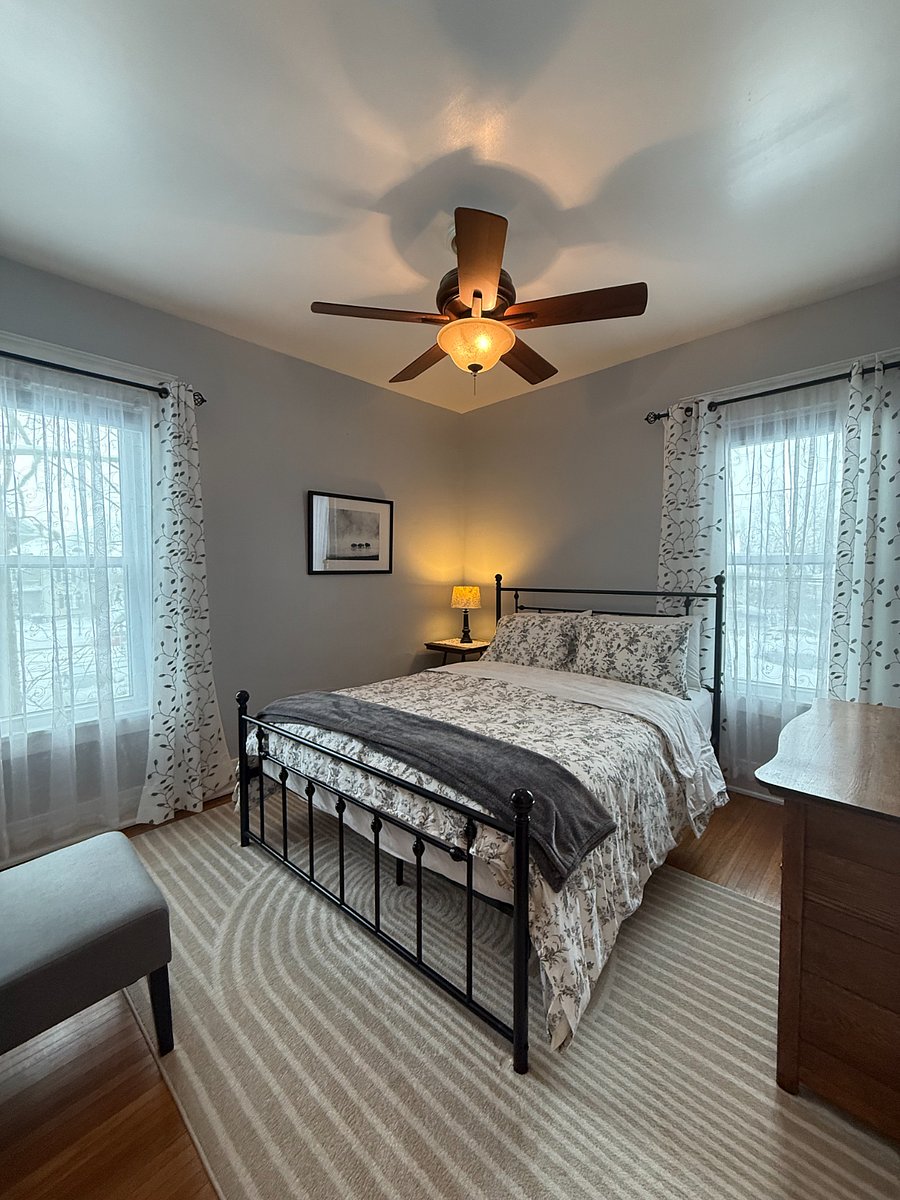 Queen Bedroom