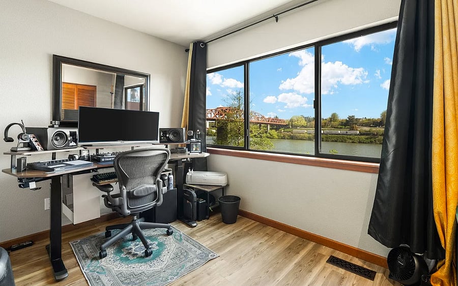 Computer & Desk is not included in the furnishings