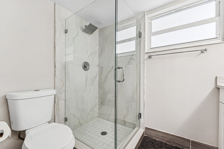 Master bathroom 
