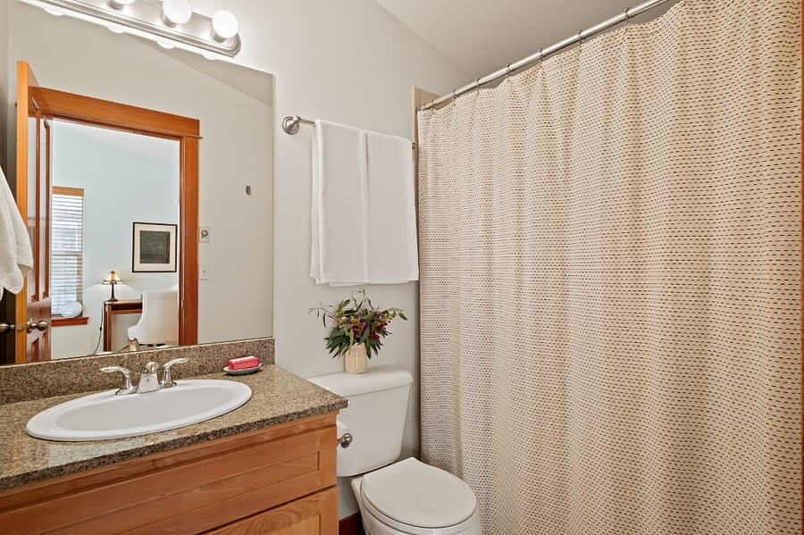 Bedroom 2 bathroom
