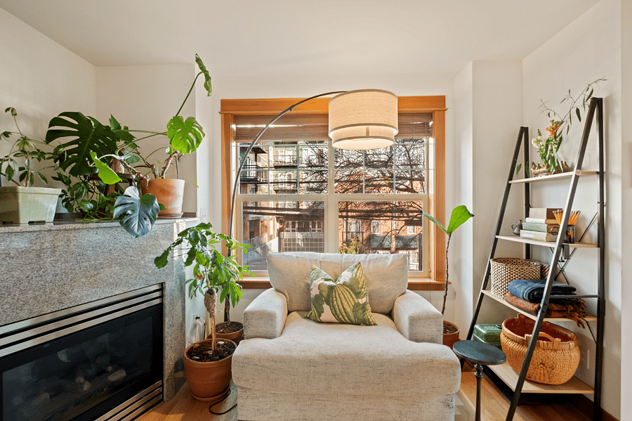 Living area, reading nook