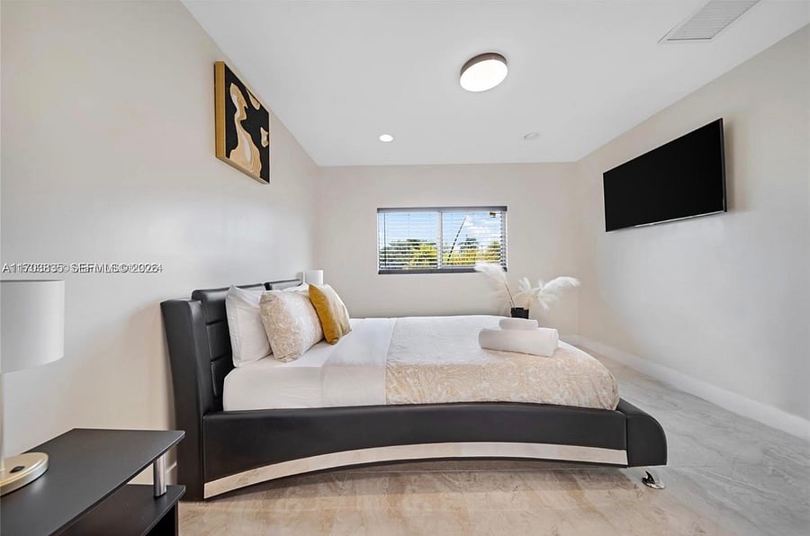 Master bedroom with queen bed 2 closets