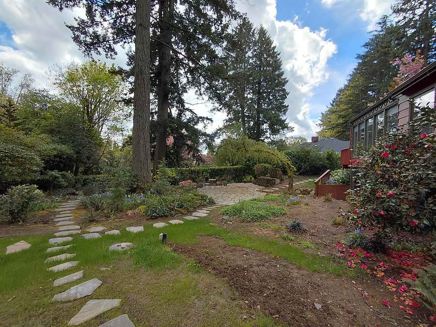 Outdoor space with park access