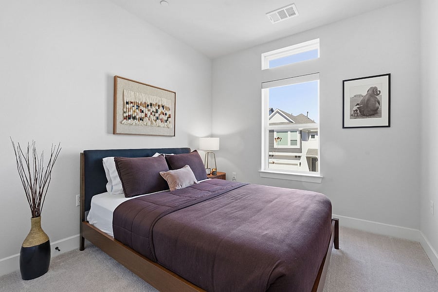 Guest Bedroom 1 - Queen Bed