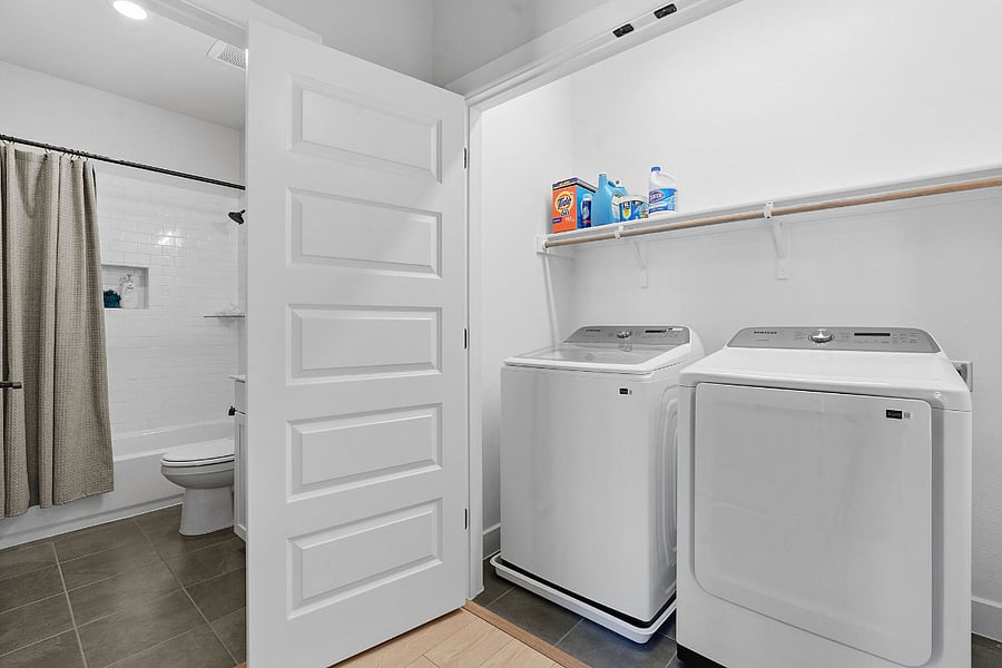 Second Floor Full Size Washer & Dryer