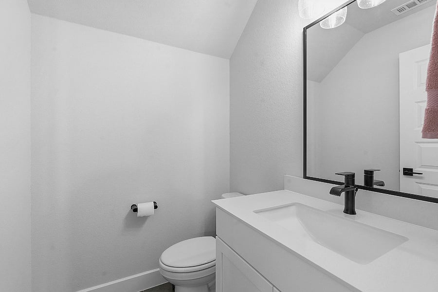 Third Floor Loft - 1/2 Bath