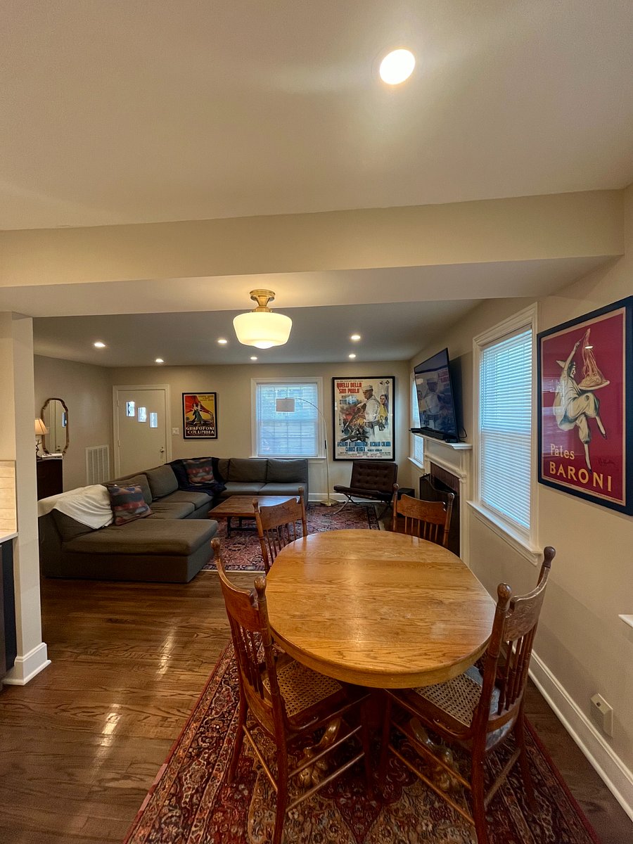 Living/Dining Area
