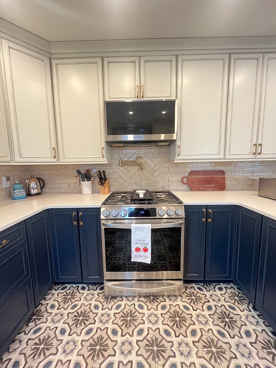 Kitchen Stove/Convection Oven